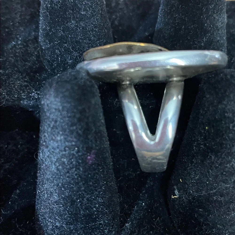 Two-Tone Floral Oval Statement Ring - Silver and Gold - Picture 4 of 5